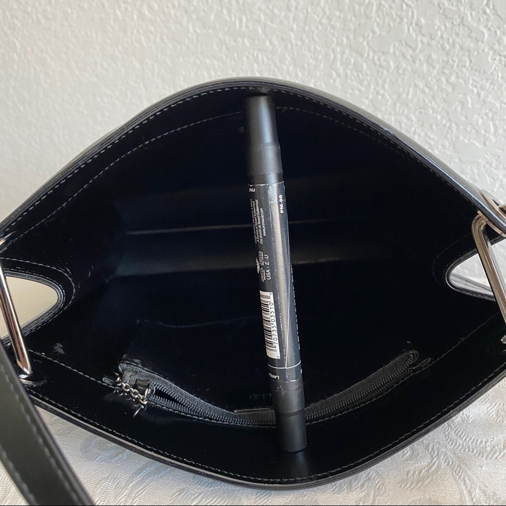 Gucci black leather G logo tote - Picture 10 of 15